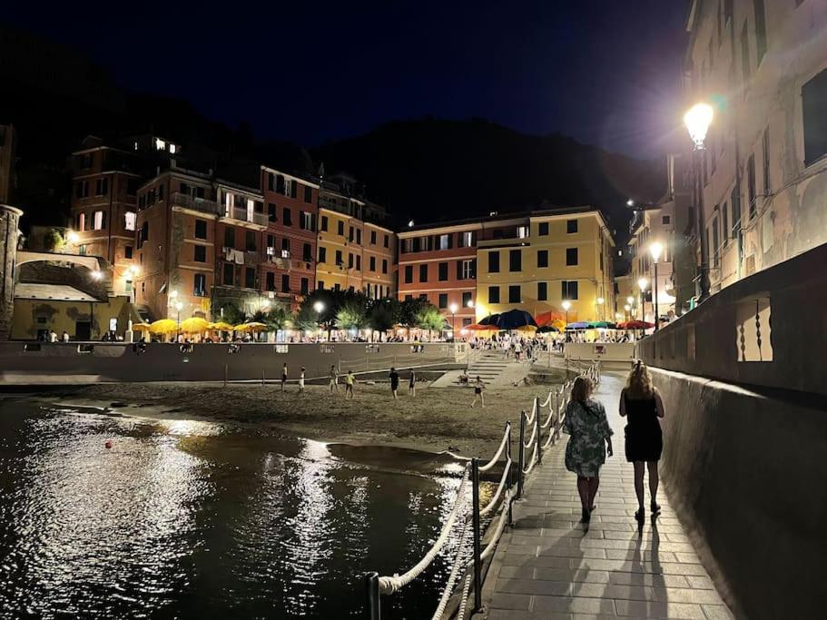 Apartamento Il Mare Alla Finestra Vernazza Exterior foto